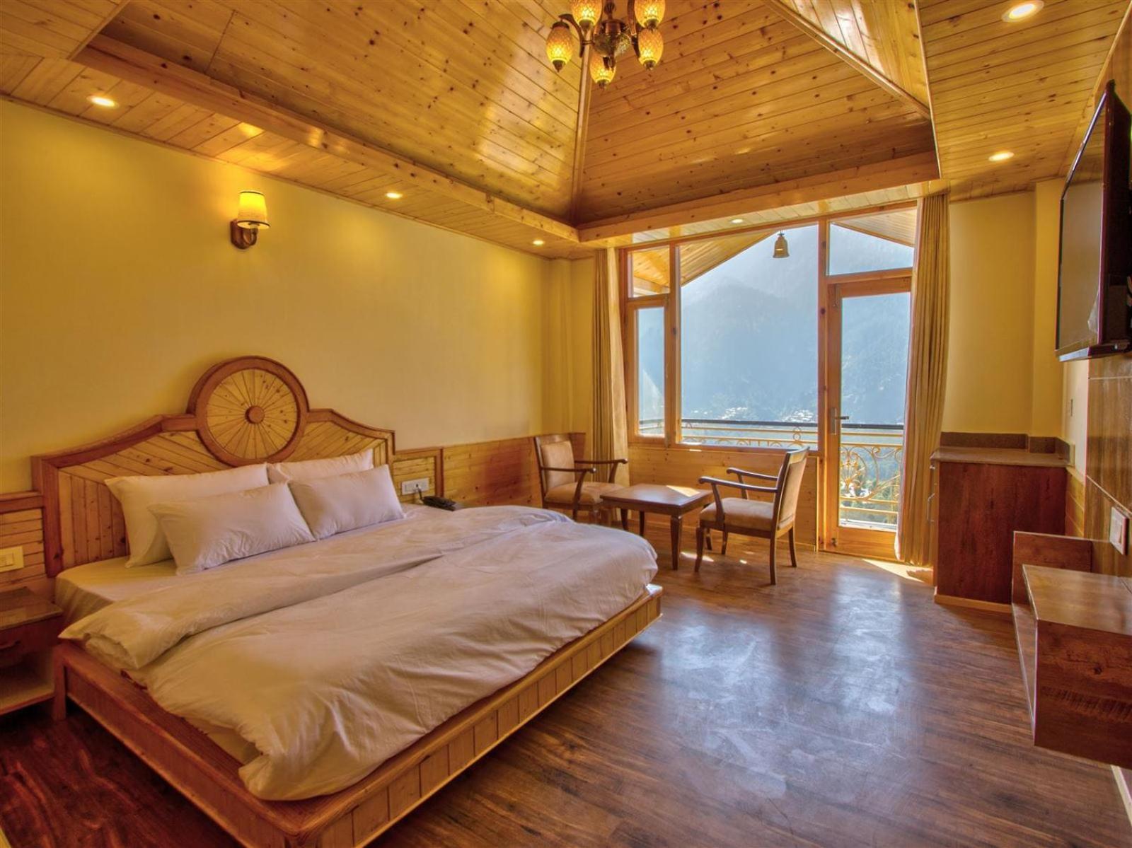 Готель Golden Peak Manali Екстер'єр фото