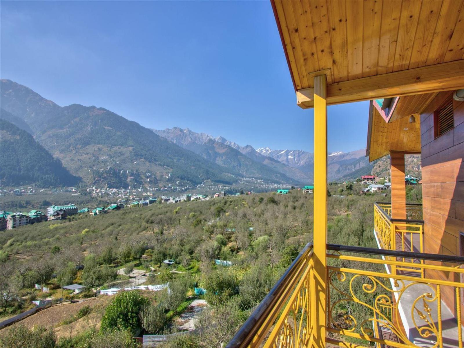 Готель Golden Peak Manali Екстер'єр фото